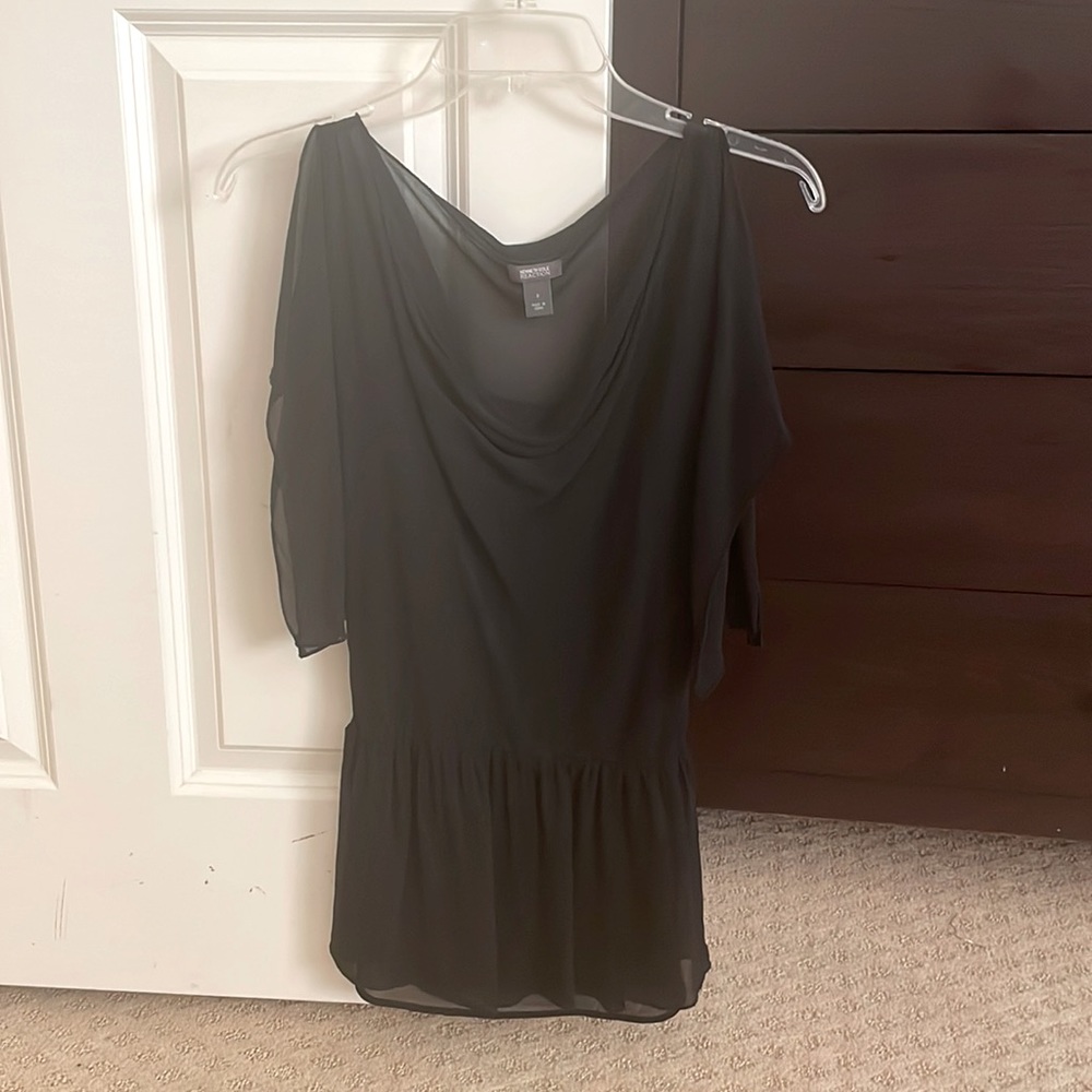 Black sexy shirt with see through sleeves short and a gathering at the waistline